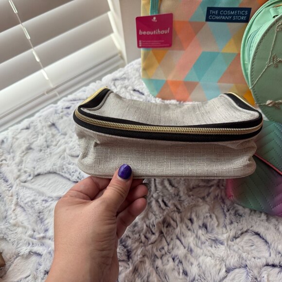 Cosmetic Bag Bundle - 9 bags - Picture 5 of 10